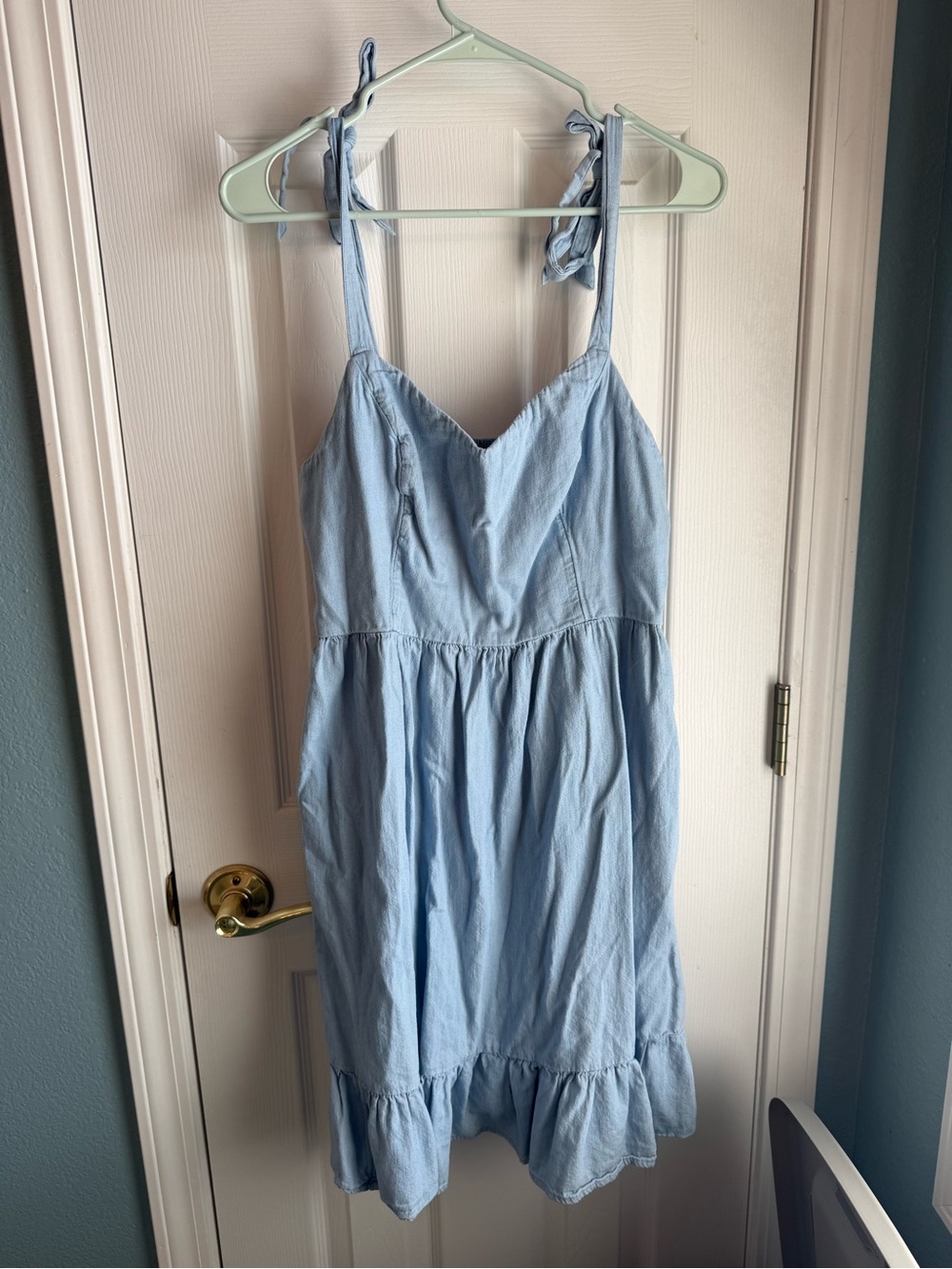 Old Navy Light Blue Tie-Shoulder Smocked Chambray Sundress
